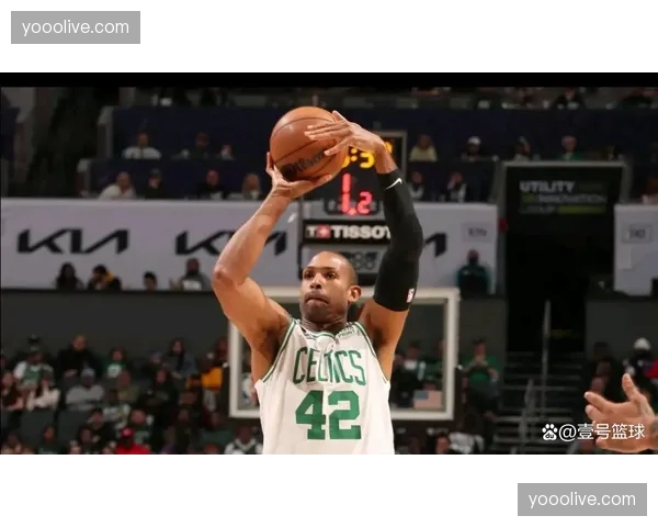 快船防守端需改善轮转,加兰首秀或带来防守体系新变化